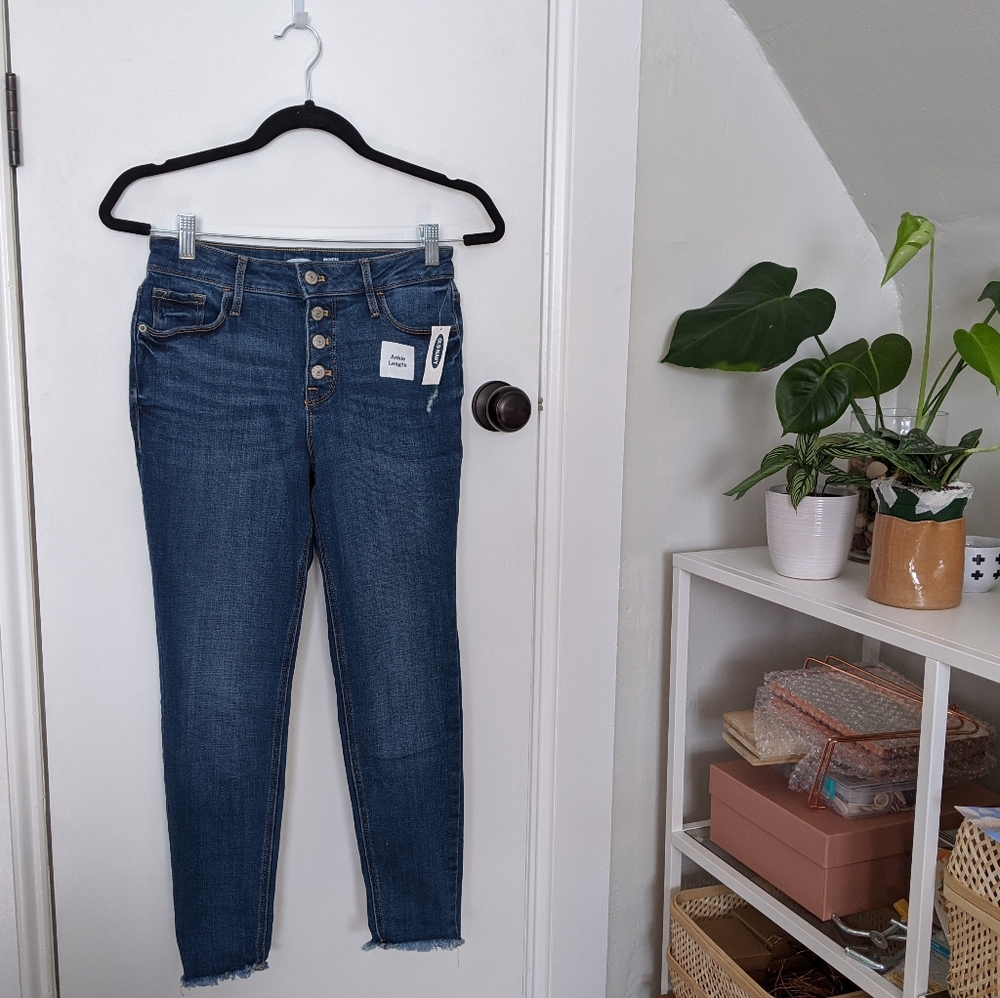 PETITE High-Rise Rockstar Raw-Edge Ankle Jeans